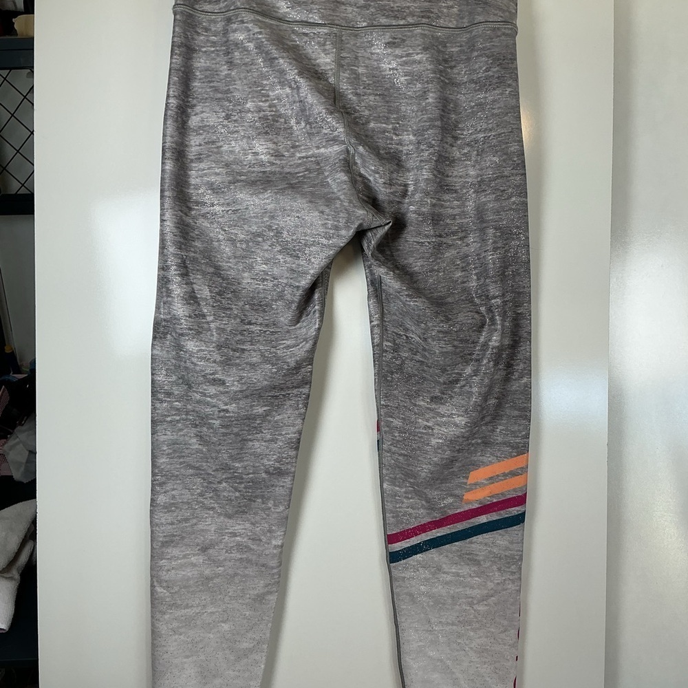 Peloton Gray Speckled Leggings A0335 - Picture 3 of 7